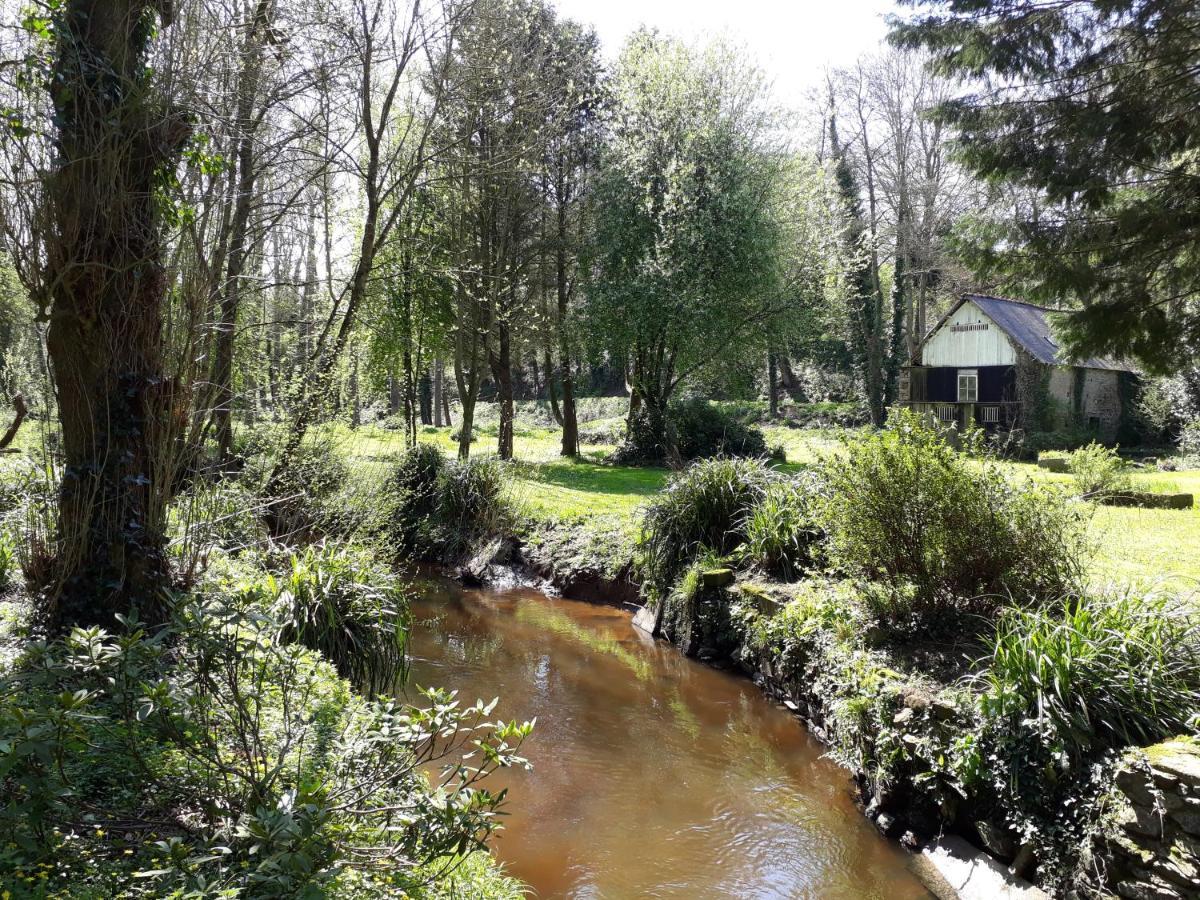 Le Vieux Moulin Acomodação com café da manhã Goudelin Exterior foto