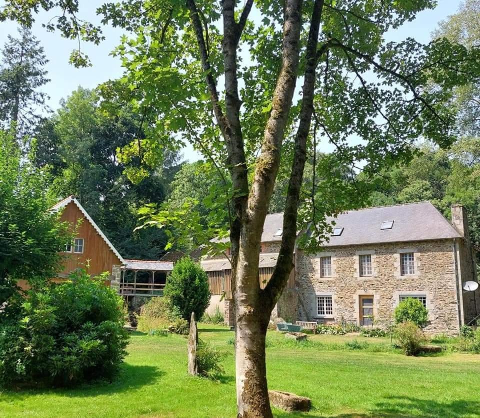 Le Vieux Moulin Acomodação com café da manhã Goudelin Exterior foto