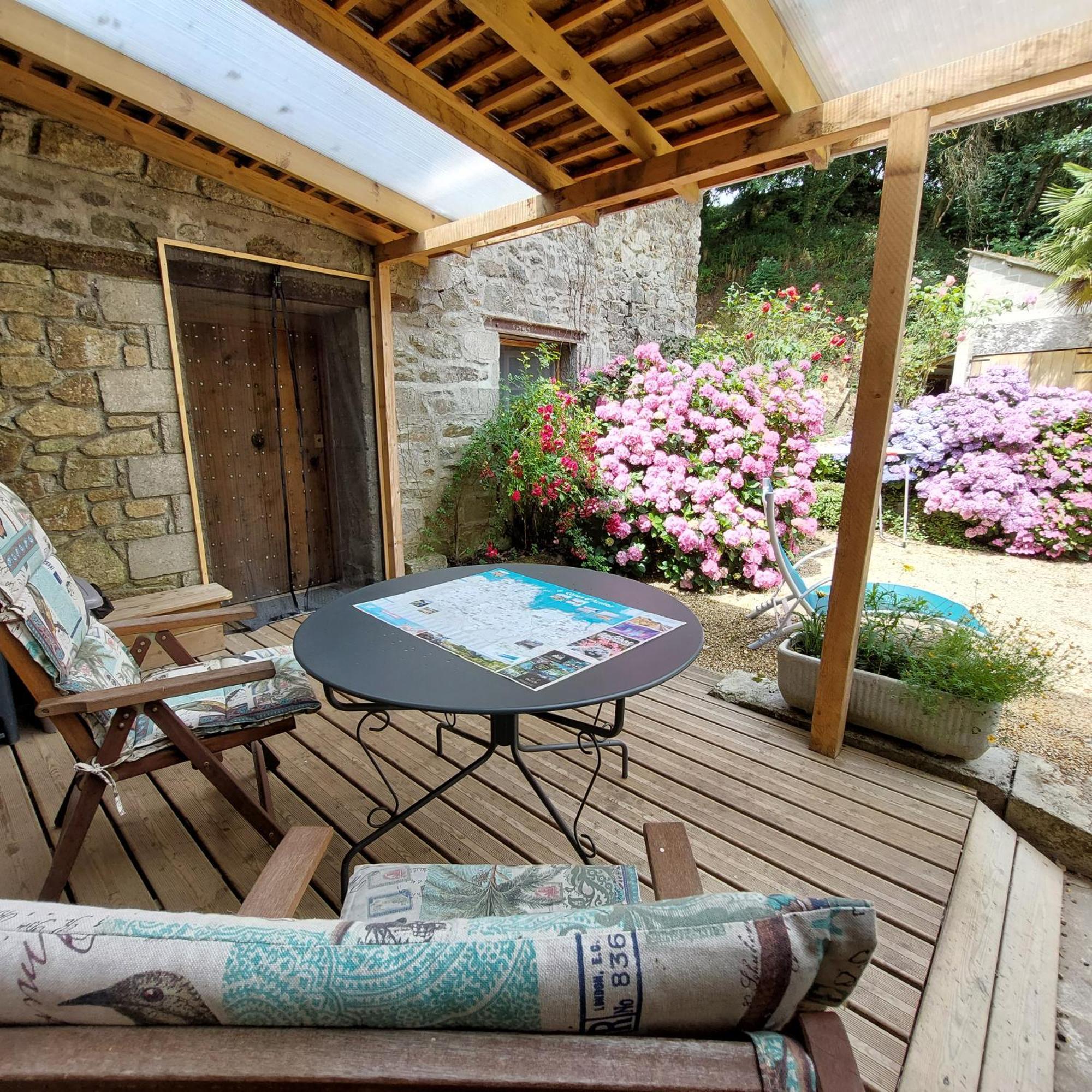 Le Vieux Moulin Acomodação com café da manhã Goudelin Quarto foto